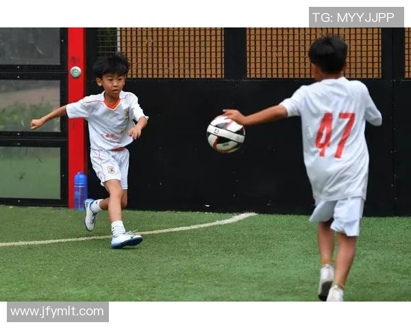 足球曾子航的成长之路与梦想追逐的精彩故事