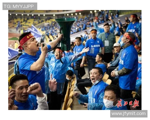 足球赛圆满闭幕激情四溢球迷欢呼期待下届赛事再创辉煌 足球赛圆满闭幕激情四溢球迷欢呼期待下届赛事再创辉煌